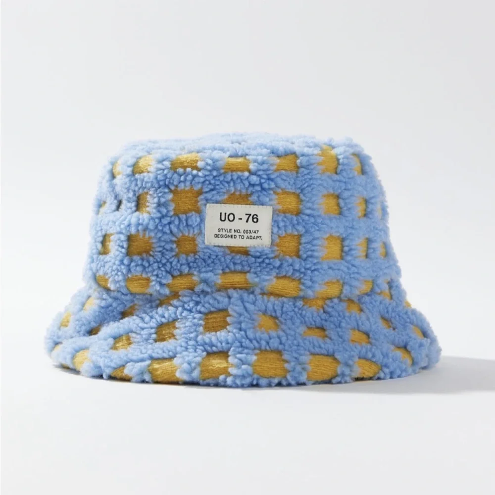 NWT UO Sherpa Grid 90s Y2K Bucket Hat